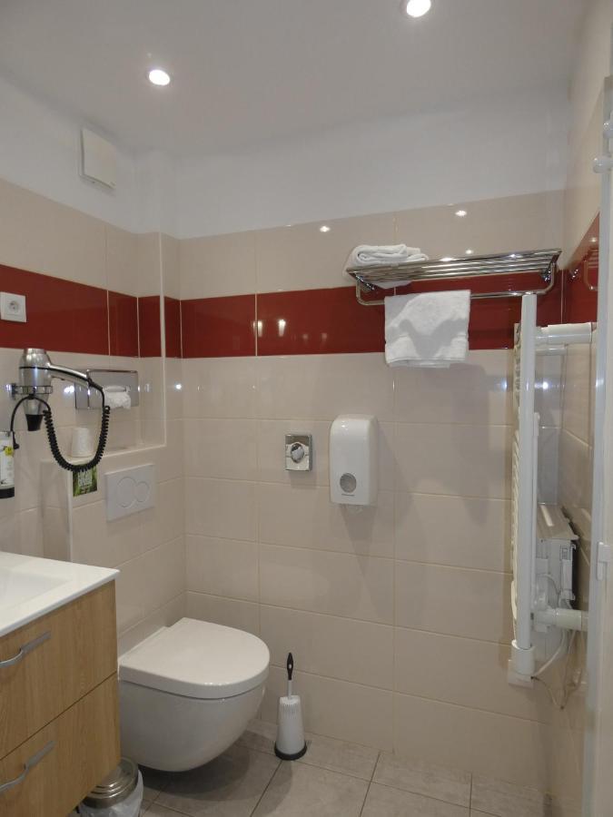 Logis Hotel Restaurant Auberge Saint Martin Surville  Luaran gambar
