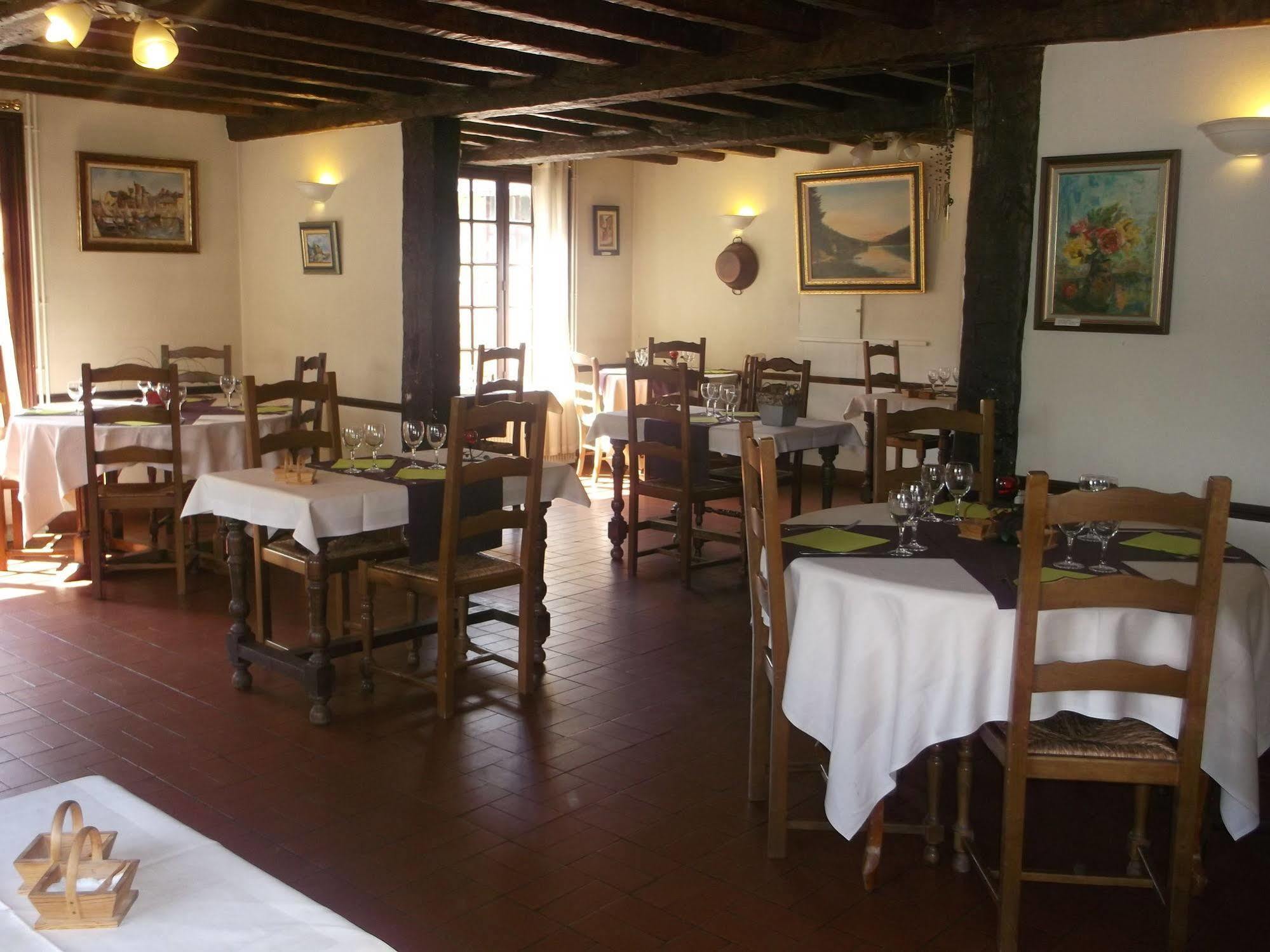 Logis Hotel Restaurant Auberge Saint Martin Surville  Luaran gambar